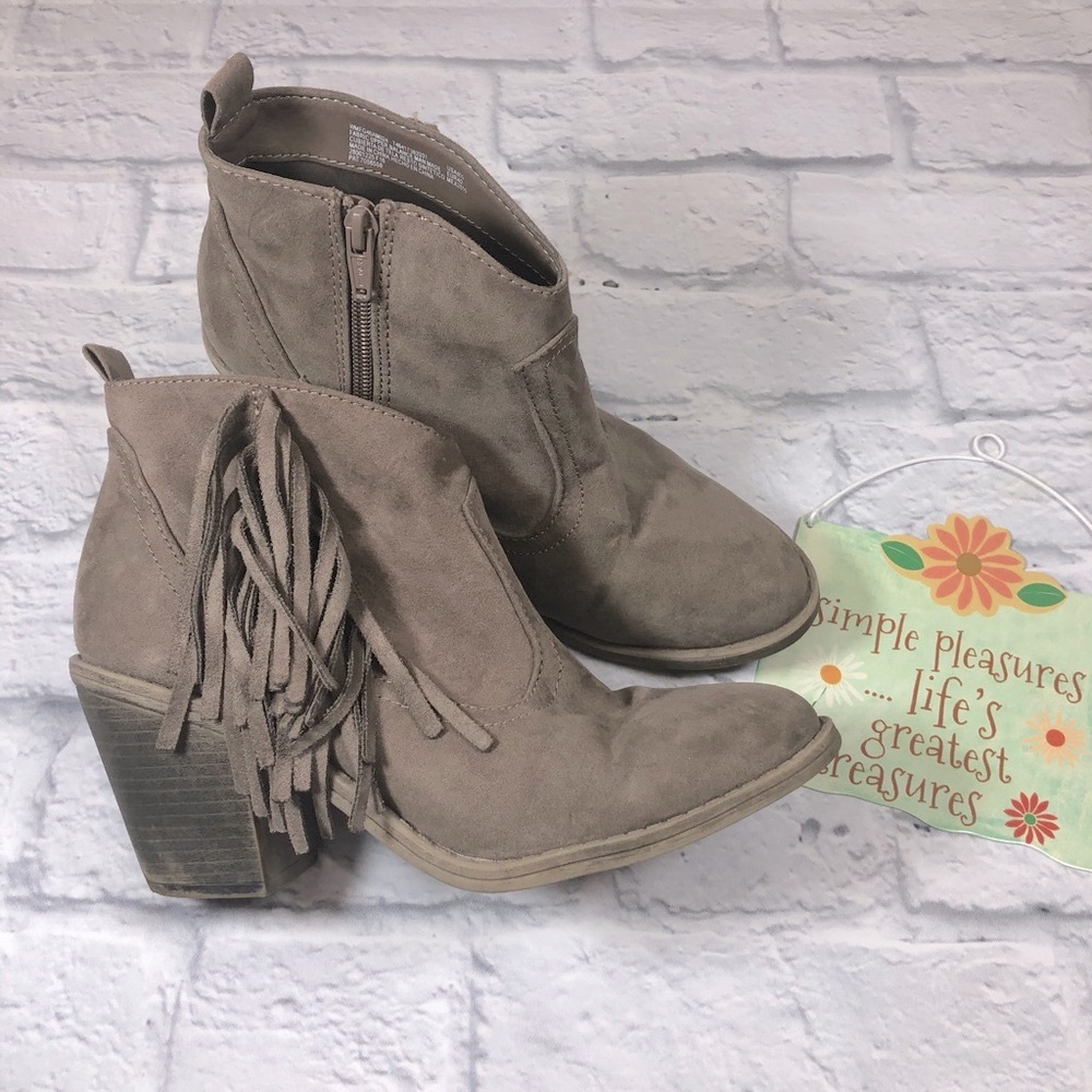 Fringe heel Booties ankle boots Cone heel Western Tan/taupe Size 8.5 Faded Glory